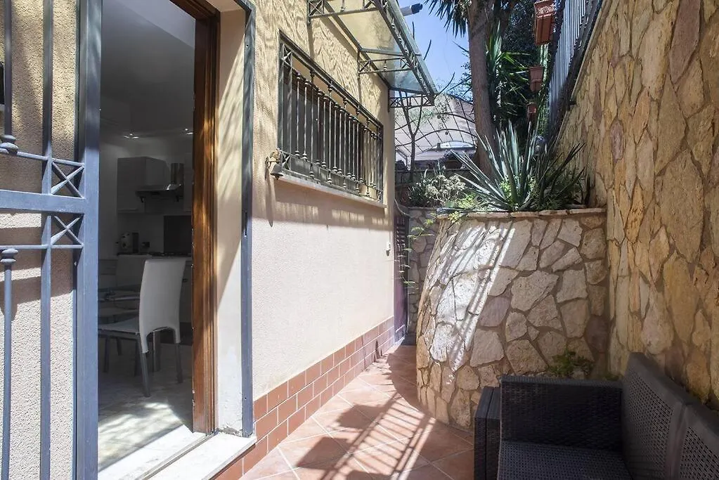 Appartamento Villa Delle Magnolie Quite Place Next To The Sea Palermo Italia